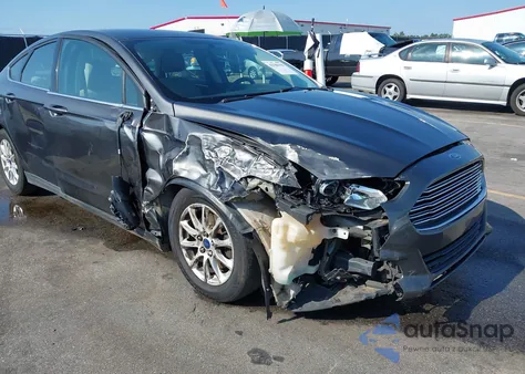 2015 Ford Fusion S z USA, uszkodzony, nr VIN 3FA6P0G79FR287586